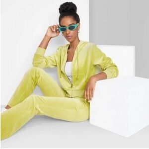 WILD FABLE Chartreuse Velour Track Suit size medium